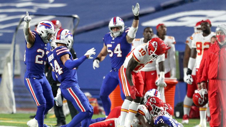 Highlights as the Kansas City Chiefs defeated the Buffalo Bills 26-17 on Monday in the NFL at Ralph Wilson Stadium.