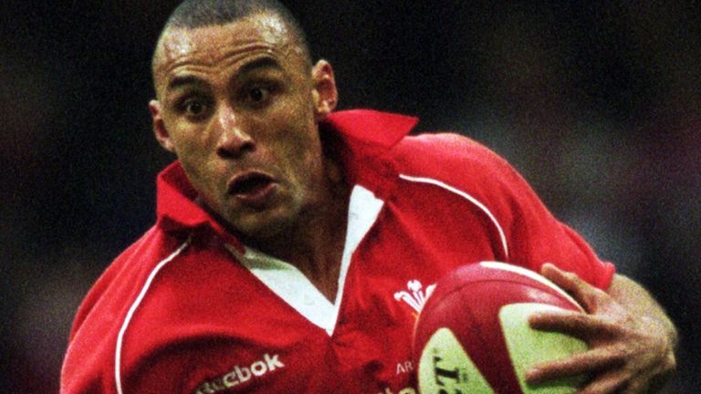 10 Nov 2001: Anthony Sullivan of Wales runs with the ball on his debut during the Rugby Union Friendly match against Argentina played at the Millennium Stadium, in Cardiff, Wales. Argentina won the match 30-16