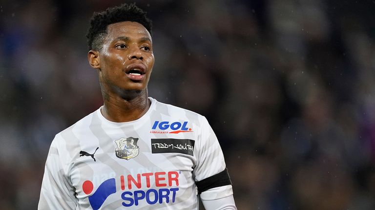Rangers are discussing a loan move for midfielder Bongani Zungu with Amiens