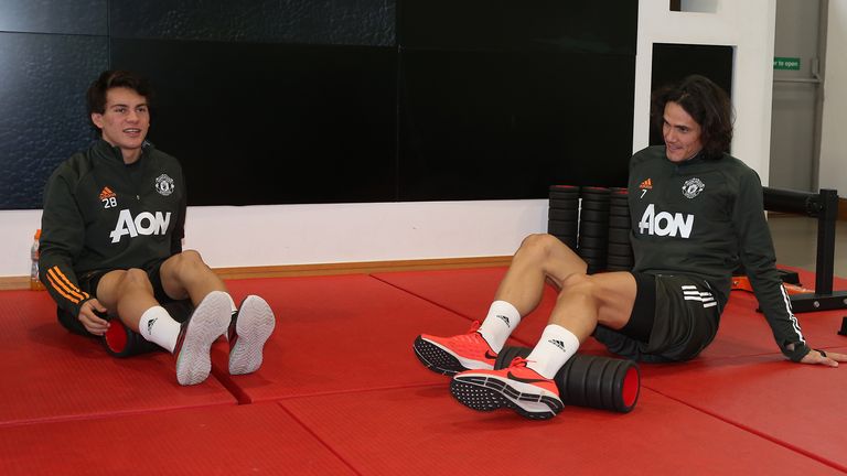 Edinson Cavani also went through an indoor gym session with fellow new recruit Facundo Pellistri