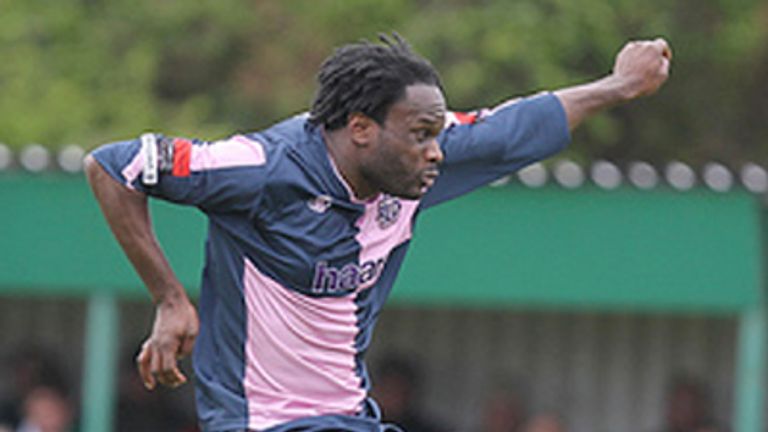 Francis Duku in action for Dulwich Hamlet