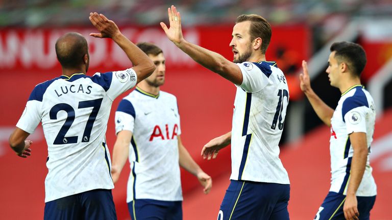 Harry Kane celebrates after Spurs go 6-1 up