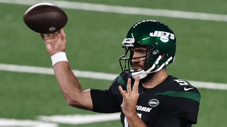 Joe Flacco of the New York Jets passes the ball against the Arizona