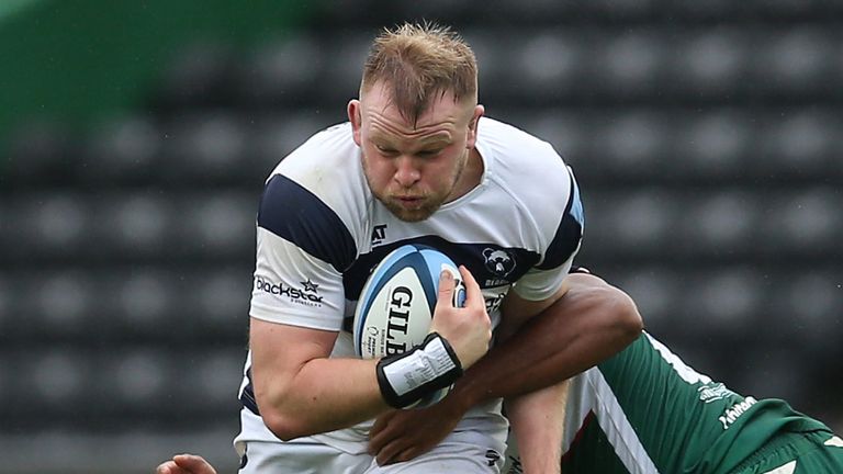 LONDON, ENGLAND - OCTOBER 04: Joe Joyce of Bristol Bears is tackled by Chunya Munga of London Irish during the Gallagher Premiership Rugby match between London Irish and Bristol Bears at Twickenham Stoop on October 04, 2020 in London, England. (Photo by Steve Bardens/Getty Images)