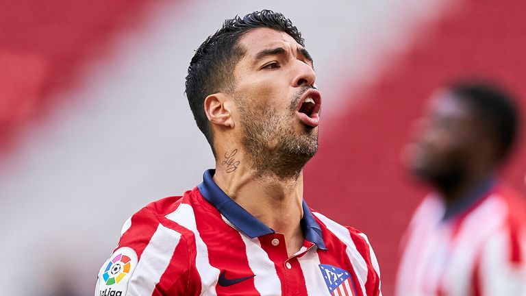 Luis Suarez shows his frustration during Atletico Madrid&#39;s 0-0 draw                              
