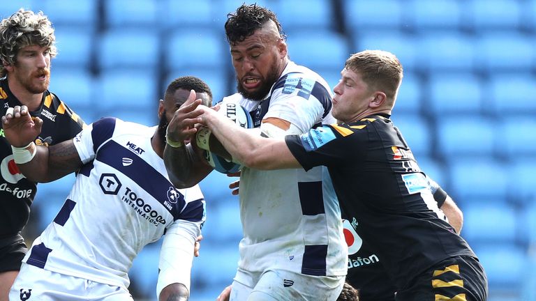 Nathan Hughes tries to get the Bears on the front foot