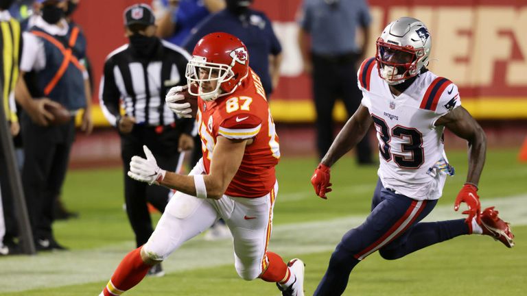 Mahomes drops an over-the-shoulder dime to tight end Travis Kelce for a 45-yard catch and run.
