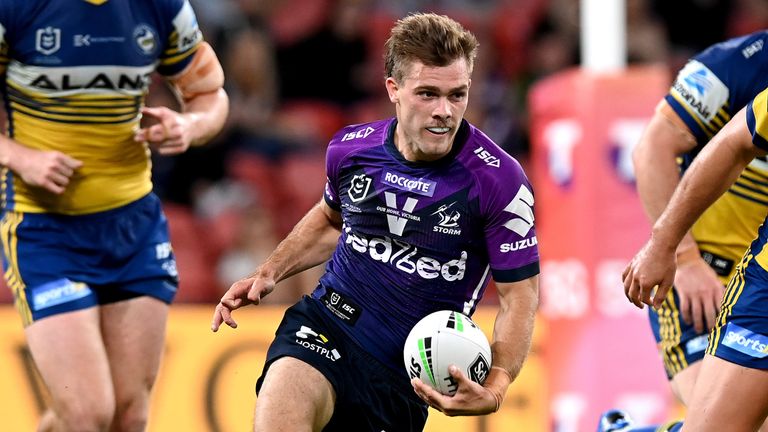 BRISBANE, AUSTRALIA - OCTOBER 03: Ryan Papenhuyzen of the Storm breaks away from the defence during the NRL Qualifying Final match between the Melbourne Storm and the Parramatta Eels at Suncorp Stadium on October 03, 2020 in Brisbane, Australia. (Photo by Bradley Kanaris/Getty Images)