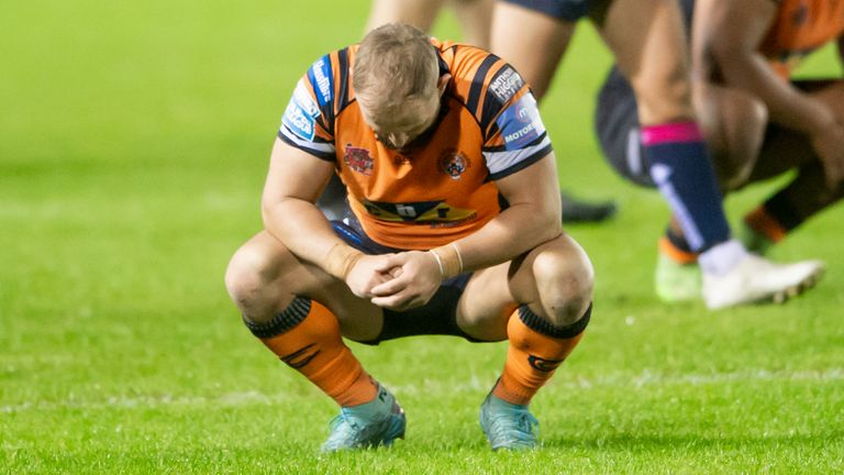 Picture by Allan McKenzie/SWpix.com - 01/10/2020 - Rugby League - Betfred Super League - Castleford Tigers v Hull FC - the Mend A Hose Jungle, Castleford, England - Castleford players Paul McShane & Junior Moors dejected after their side's loss to Hull FC.