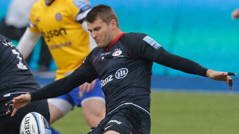 BARNET, ENGLAND - OCTOBER 04: Richard Wigglesworth of Saracens kicks the ball during the Gallagher Premiership Rugby match between Saracens and Bath Rugby at Allianz Park on October 4, 2020 in Barnet, England. Sporting stadiums around the UK remain under strict restrictions due to the Coronavirus Pandemic as Government social distancing laws prohibit fans inside venues resulting in games being played behind closed doors. (Photo by Henry Browne/Getty Images)