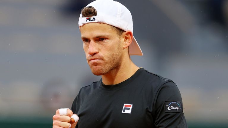Diego Schwartzman in action against Dominic Thiem at the French Open