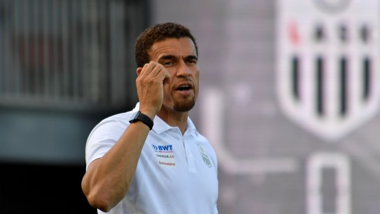Head coach Valerien Ismael of LASK during the tipico Bundesliga match between LASK and FC Red Bull Salzburg at Raiffeisen Arena on July 5, 2020 in Pasching, Austria