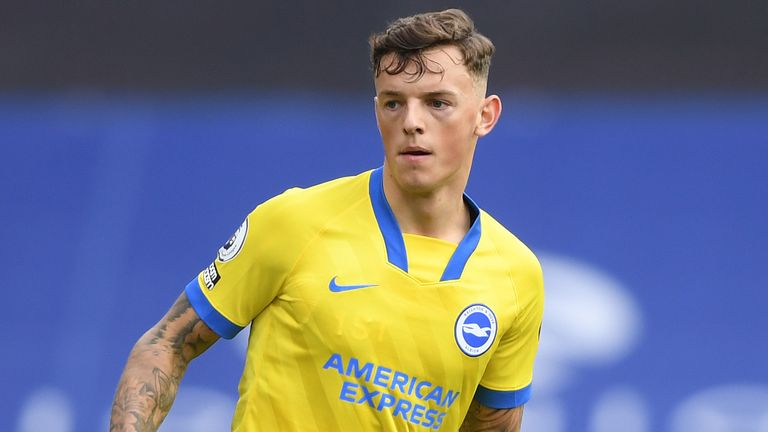 LONDON, ENGLAND - OCTOBER 18: Ben White of Brighton and Hove Albion runs with the ball during the Premier League match between Crystal Palace and Brighton & Hove Albion at Selhurst Park on October 18, 2020 in London, England. Sporting stadiums around the UK remain under strict restrictions due to the Coronavirus Pandemic as Government social distancing laws prohibit fans inside venues resulting in games being played behind closed doors. (Photo by Mike Hewitt/Getty Images)