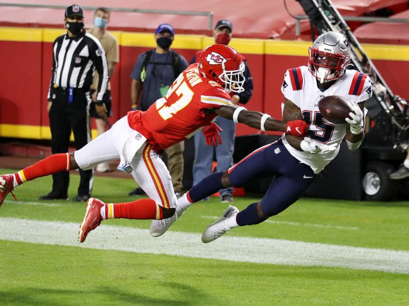 Chiefs game: Chiefs defeat Patriots, 26-10