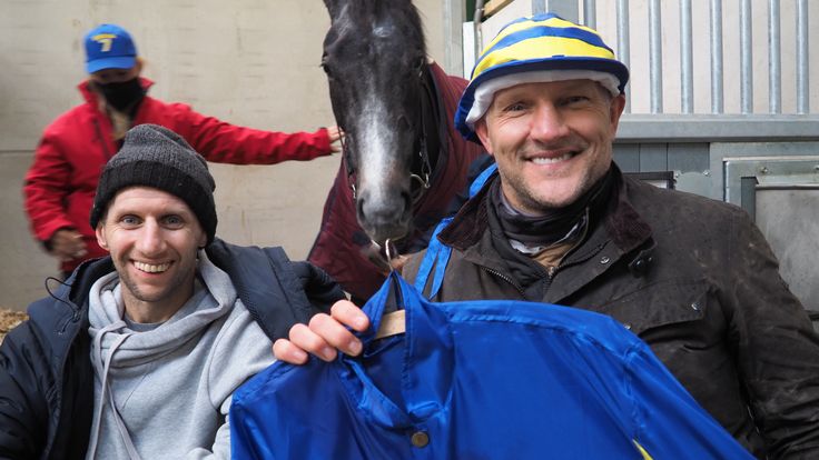 Rob Burrow and Barrie McDermott with Burrow Seven's blue and gold jockey silks