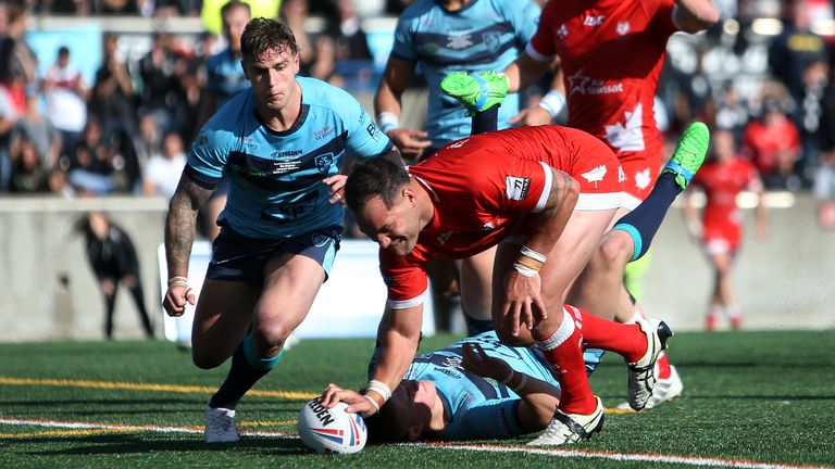 Picture by Vaughn Ridley/SWpix.com - 05/10/2019 - Rugby League - Betfred Championship Grand Final - Toronto Wolfpack v Featherstone Rovers - Lamport Stadium, Toronto, Canada - Bodene Thompson of the Toronto Wolfpack scores a try.