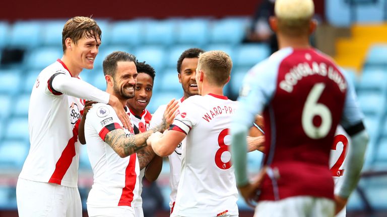 Danny Ings celebrates scoring Southampton's fourth goal with team-mates