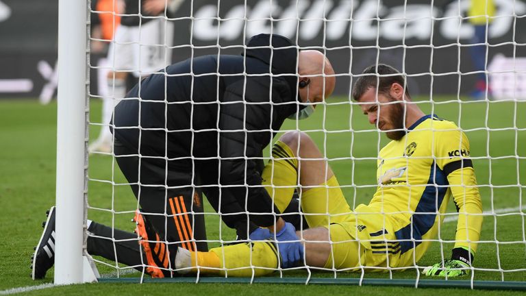 David de Gea receives treatment during Manchester United's game with Southampton