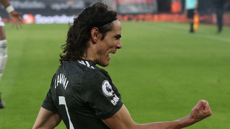 Edinson Cavani celebrates after scoring Manchester United&#39;s winner against Southampton at Old Trafford