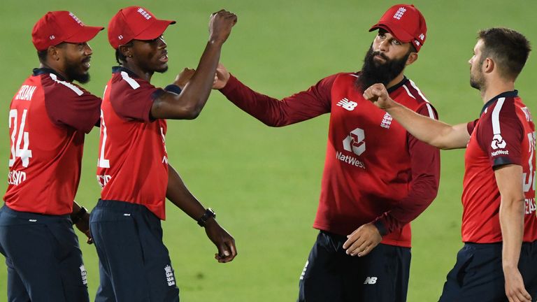 England celebrate during T20 match against Australia