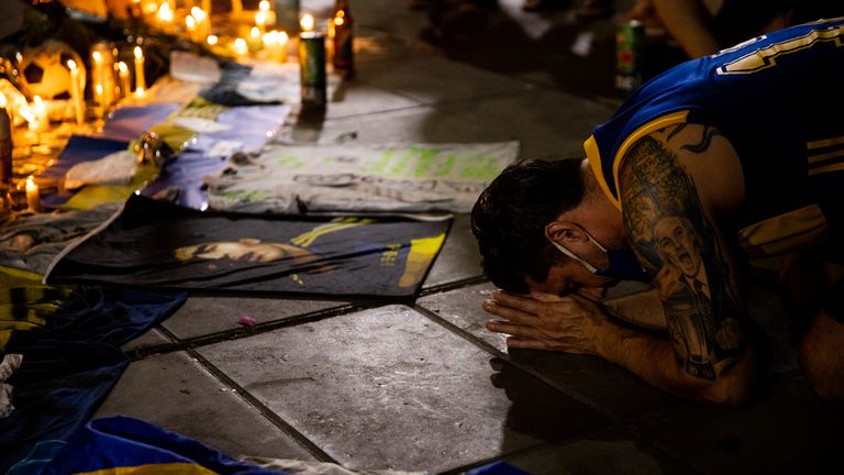 Fans pay tribute to Maradona in Buenos AIres