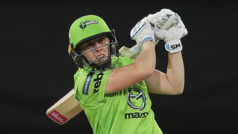 Heather Knight smashed an unbeaten 58 from 32 balls to take Sydney Thunder to victory over Melbourne Renegades in the WBBL