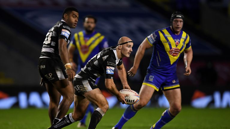 Hull beat Warrington to reach the semi-final stage