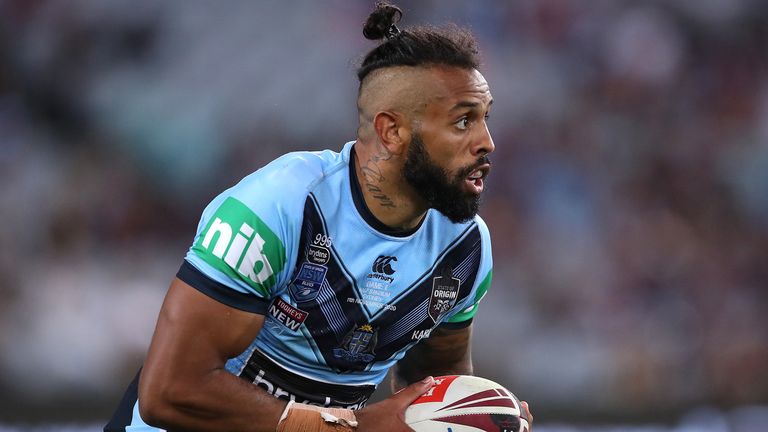 SYDNEY, AUSTRALIA - NOVEMBER 11: Josh Addo-Carr of the Blues runs the ball during game two of the 2020 State of Origin series between the New South Wales Blues and the Queensland Maroons at ANZ Stadium on November 11, 2020 in Sydney, Australia. (Photo by Mark Kolbe/Getty Images)