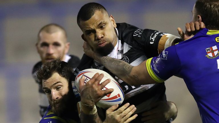 Warrington Wolves v Hull FC - Betfred Super League - Play-offs - Halliwell Jones Stadium
Hull FC's Manu Ma'u tackled by Warrington Wolves' Blake Austin during the Betfred Super League Play-off match at The Halliwell Jones Stadium, Warrington.