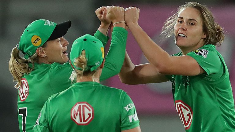 Nat Sciver (right) playing for Melbourne Stars in the Women's Big Bash League