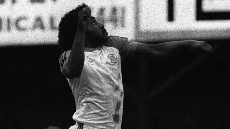 PA NEWS PHOTO 24/11/83 LONDON BORN MIDFIELDER RICKY HILL OF LUTON TWON F.C. IN ACTION