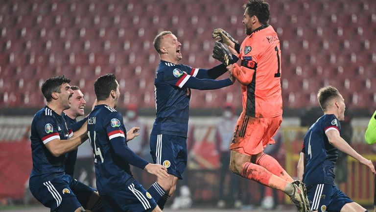 Serbian Football on X: Today in Serbian football. A laser is pointed at a Radnicki  Nis player & he steps up to take a penalty vs Crvena zvezda in the  Serbian Cup