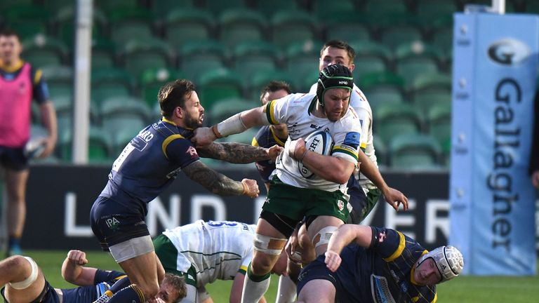 Sean O'Brien fends off a challenge by Francois Hougaard 