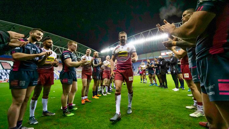  Wigan's Sean O'Loughlin is given a guard of honour in his last home game for Wigan before retiring.