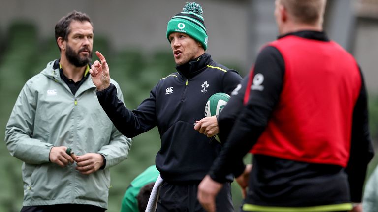 Andy Farrell in discussions with forwards coach Simon Easterby 