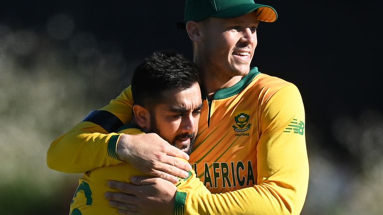 PAARL, SOUTH AFRICA - NOVEMBER 29: Tabraiz Shamsi of South Africa(2R) celebrates after taking the wicket of Jonny Bairstow of England with George Linde of South Africa(R) during the 2nd T20 International match between South Africa and England at Boland Park on November 29, 2020 in Paarl, South Africa. (