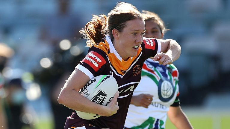 CANBERRA, AUSTRALIA - OCTOBER 03: Tamika Upton of the Broncos makes a break to score a try during the round one NRLW match between the Brisbane Broncos and the New Zealand Warriors at GIO Stadium on October 03, 2020 in Canberra, Australia. (Photo by Mark Kolbe/Getty Images)