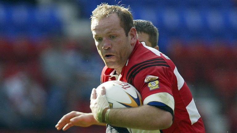 WIGAN - 8 SEPTEMBER: Terry O'Connor of Wigan in action during the Tetley's Super League game between Wigan Warriors and St Helens at the JJB Stadium in Wigan, England on September 8, 2002. Wigan won 48-8. (photo by Alex Livesey/Getty Images)