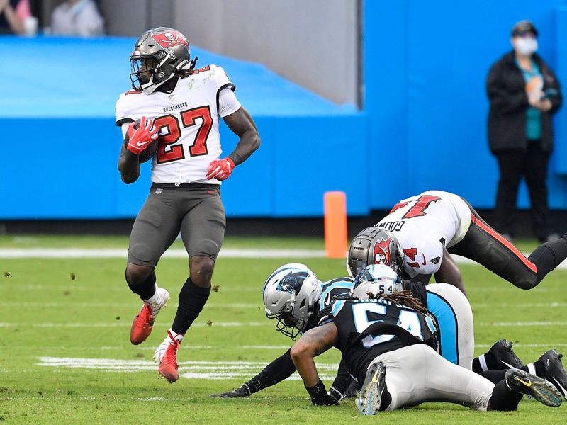 Buccaneers vs. Panthers: Tampa gets late miracle cover on Leonard