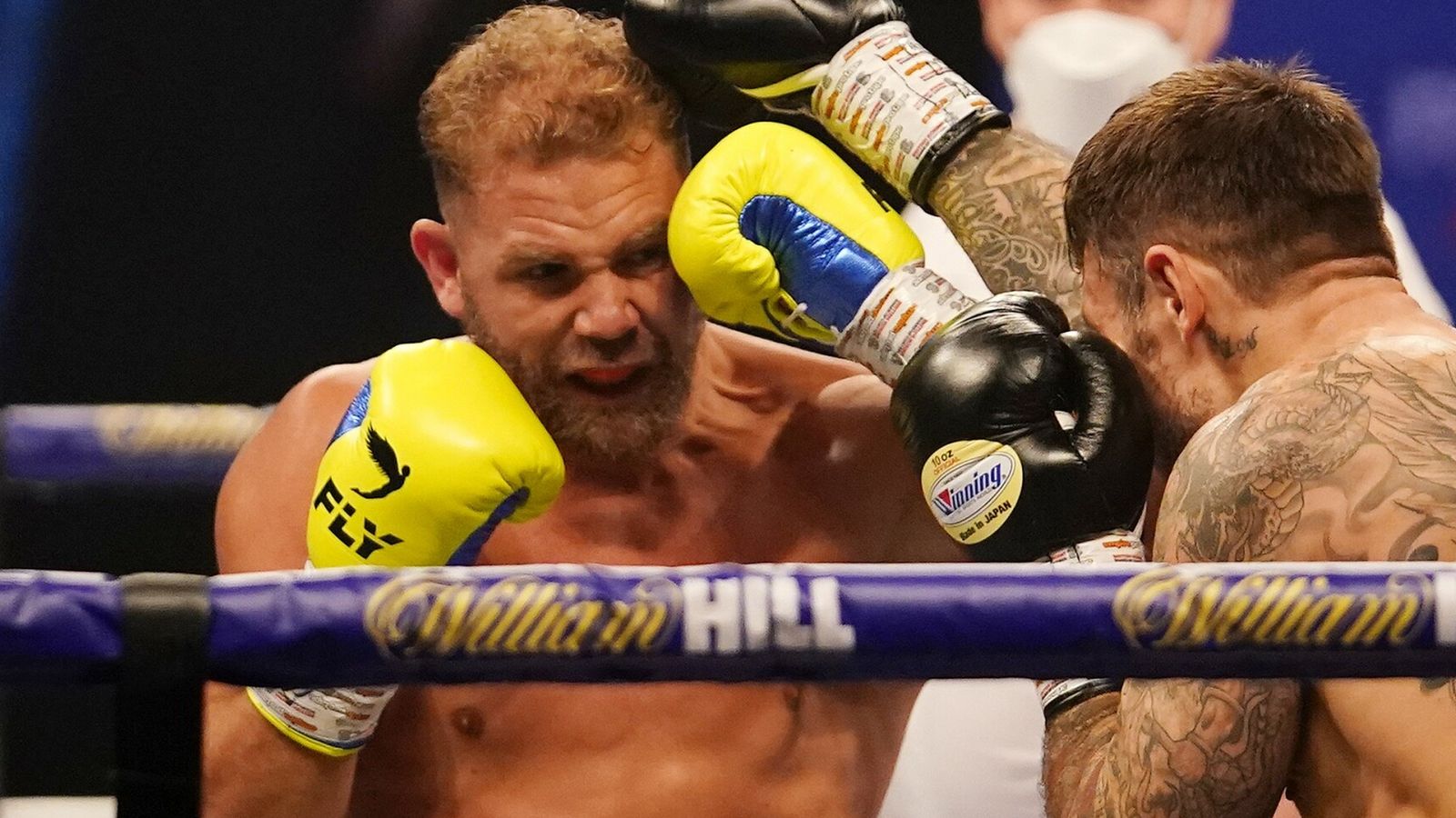 Billy Joe Saunders retains world title the hard way against Martin Murray, Boxing