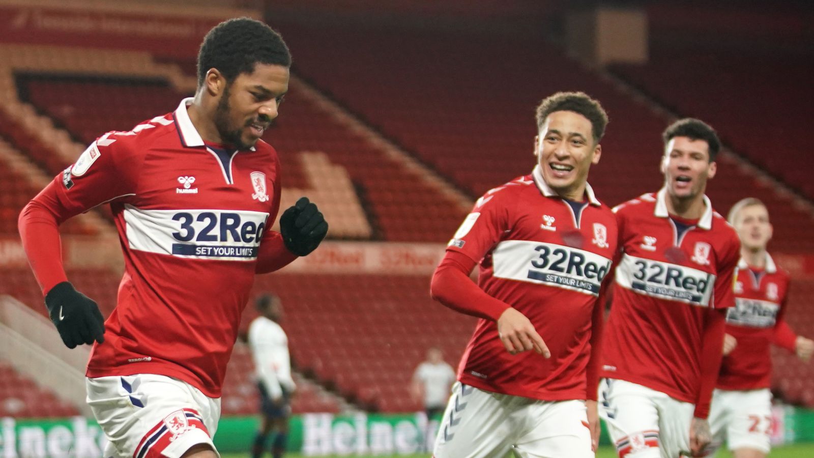 Middlesbrough 1-0 Luton Town: Chuba Akpom strikes as 10-man Boro hold ...