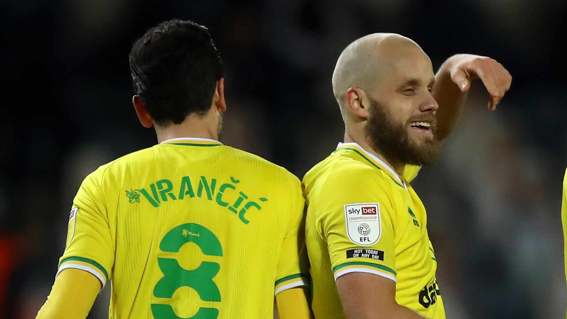 Pukki double fires Norwich to victory