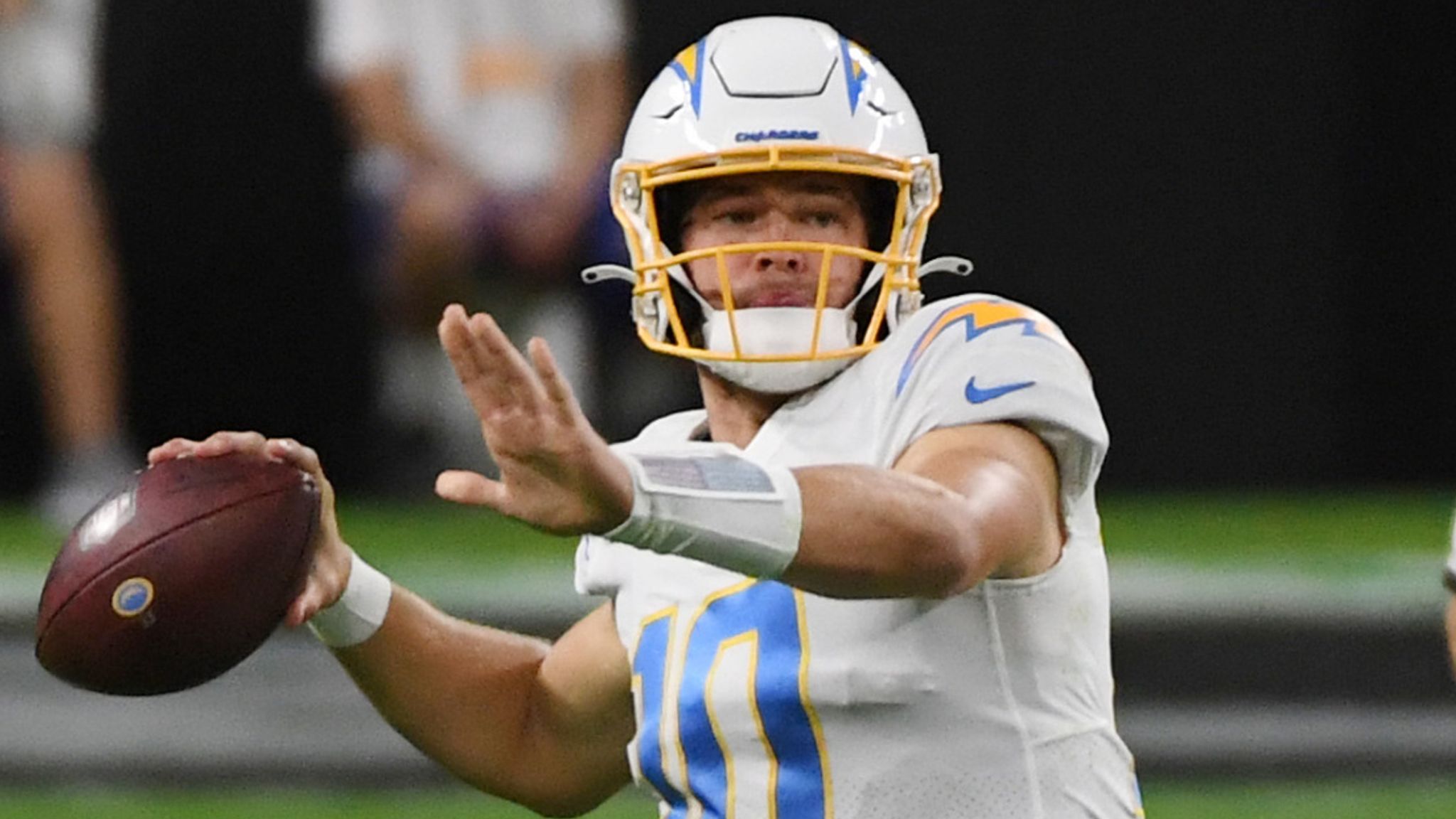 Chargers' Justin Herbert breaks Baker Mayfield's record for most passing  touchdowns by a rookie 