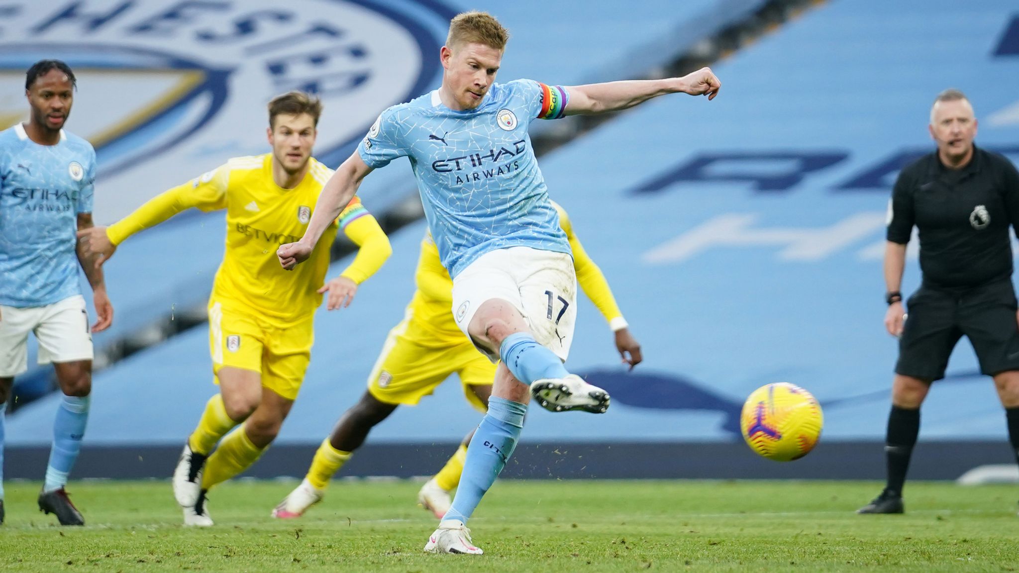 Man City 2-0 Fulham Kevin De Bruyne and Raheem Sterling fire as Pep Guardiolas men return to swaggering best Football News Sky Sports