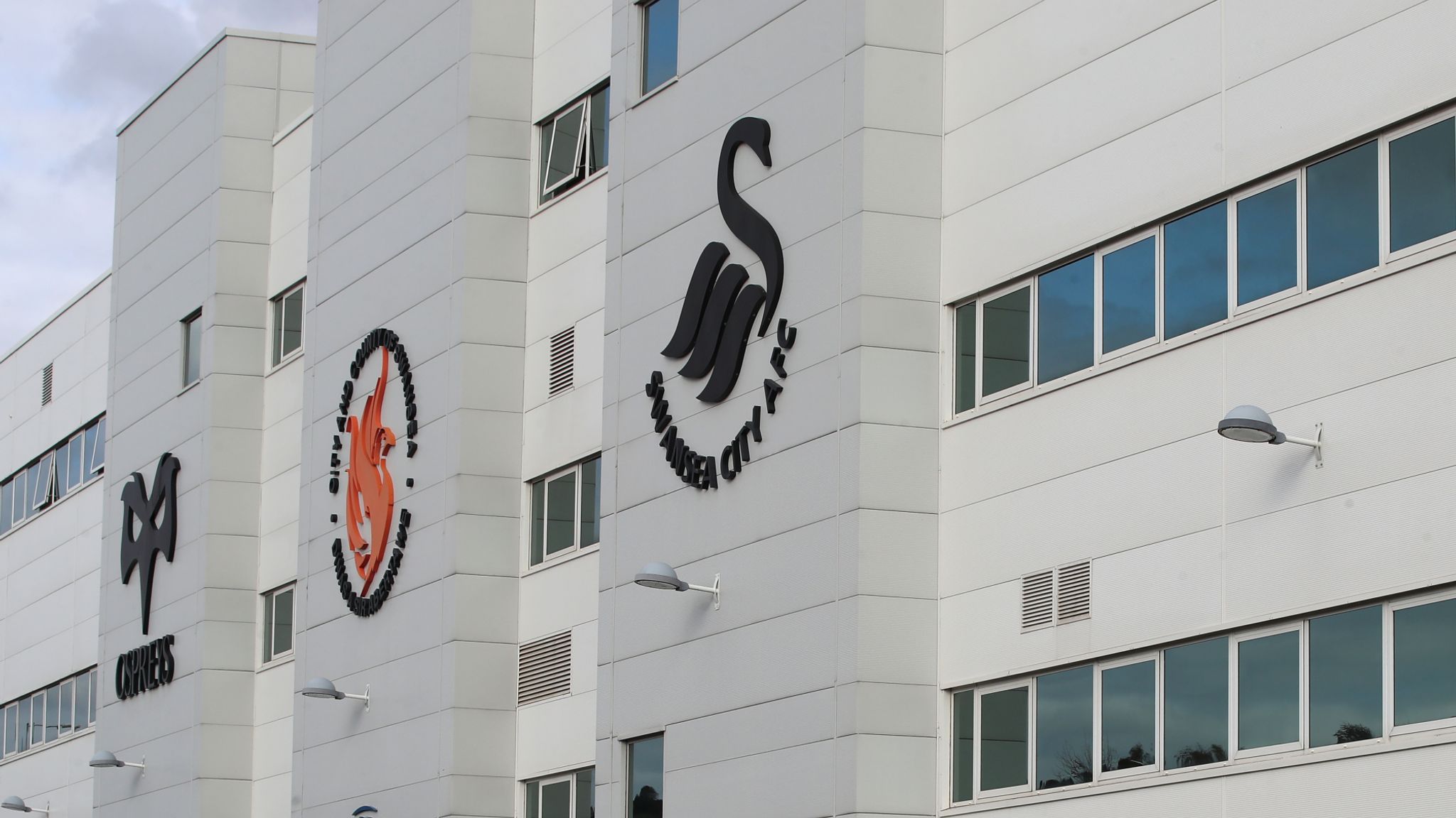 Swansea City Investigate Pre Match Booing As Players Took A Knee Football News Sky Sports