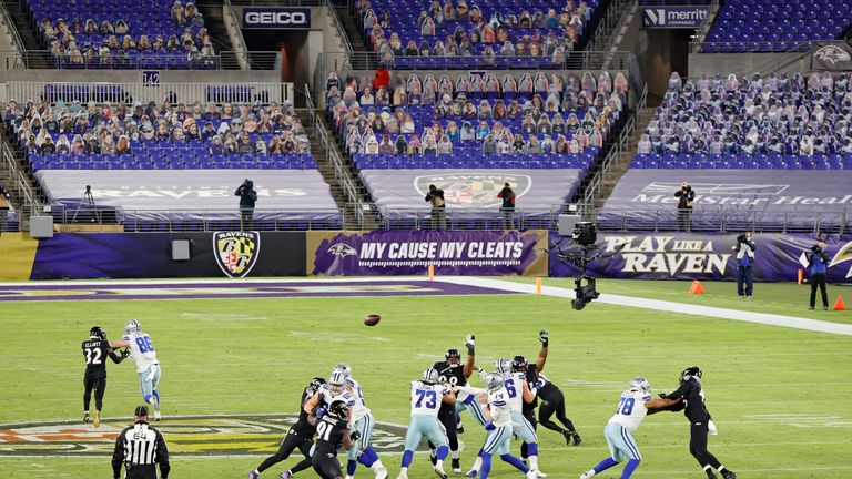 Dallas Cowboys 17-34 Baltimore Ravens: Lamar Jackson leads Ravens to  dominant victory, NFL News
