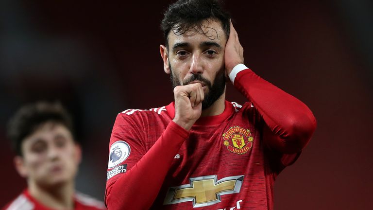 Bruno Fernandes celebrates scoring Man Utd&#39;s third goal of the game