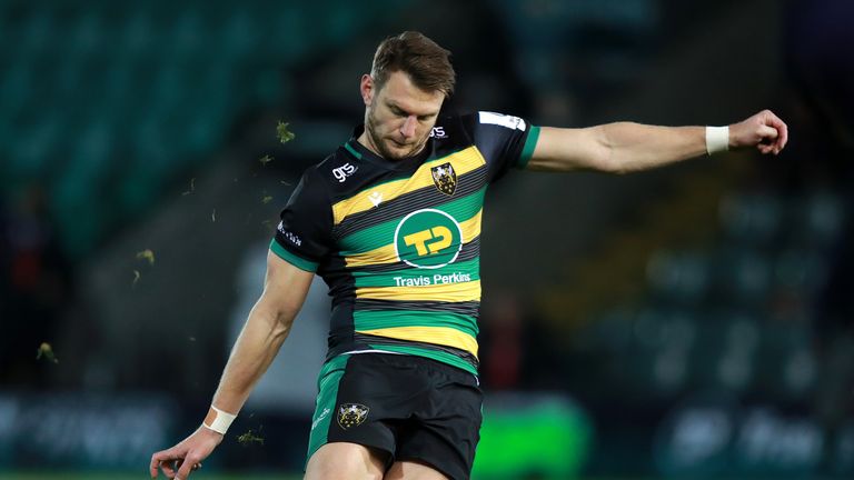 Dan Biggar kicked four penalties as Saints led for most of the match, before losing late on