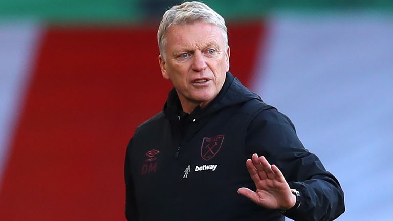 West Ham United's Scottish manager David Moyes (R) during the English Premier League football match between Sheffield United and West Ham United at Bramall Lane in Sheffield, northern England on November 22, 2020. (Photo by CATHERINE IVILL/POOL/AFP via Getty Images)