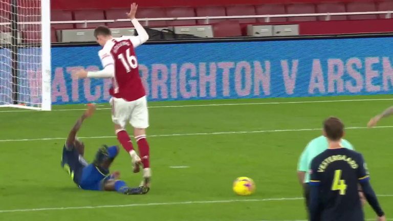 Rob Holding's barge on Moussa Djenepo went unpunished in Arsenal's 1-1 draw with Southampton 